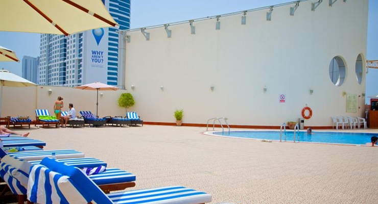 Cassells Al Barsha - Dubai, Piscina