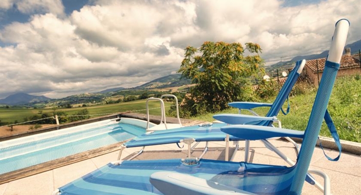 B & B La Ceresa - Fabriano, Piscina