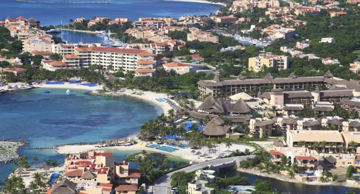 Catalonia Riviera Maya - Messico, Sfondo struttura
