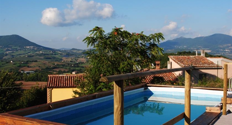 B & B La Ceresa - Fabriano, Piscina
