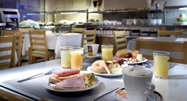 Hotel Tribuna - Malaga, Colazione