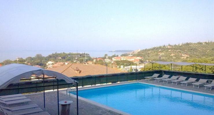 Hotel Cavalieri - Passignano sul Trasimeno, Piscina panoramica