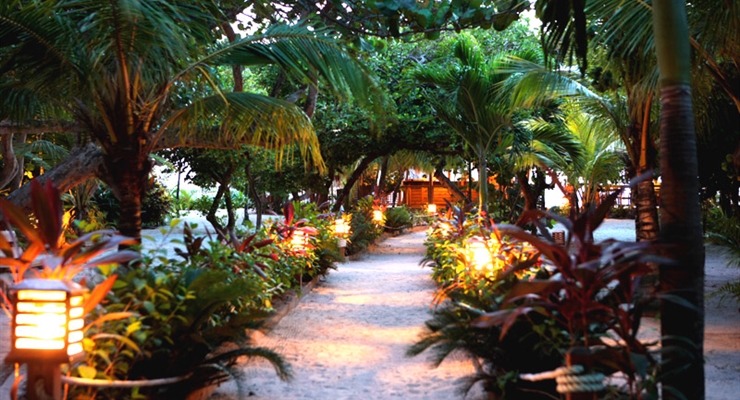 Media Luna Resort - Honduras, Ingresso