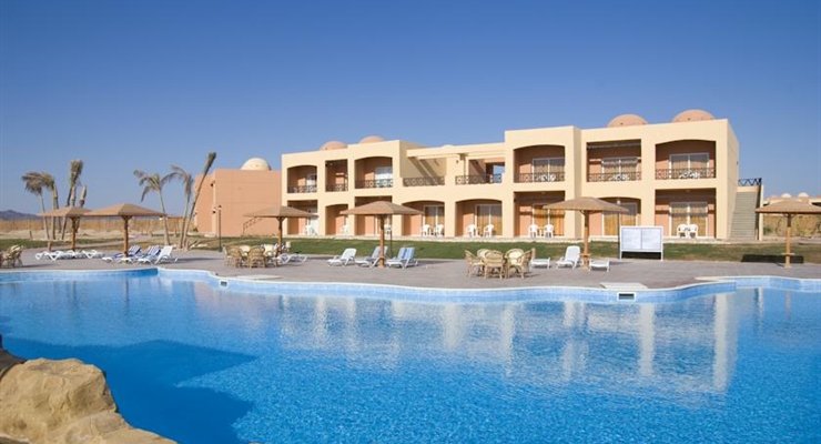 Wadi Lahmy Azur Resort - Berenice, Piscina
