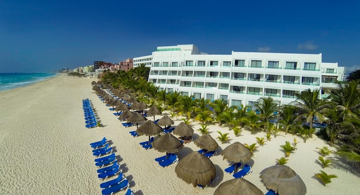 Flamingo Cancun Resort