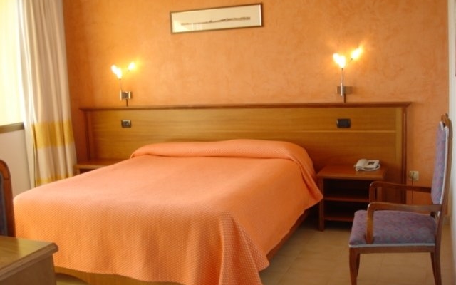 Club Hotel Malaspina - Bosa Marina, Camere