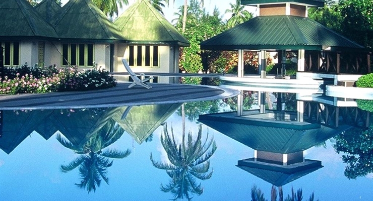 Equator Village - Maldive, Piscina