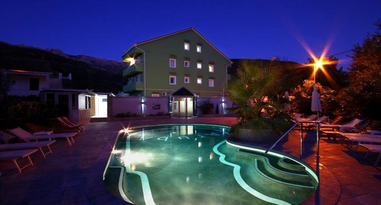 Hotel Aruba - Budua