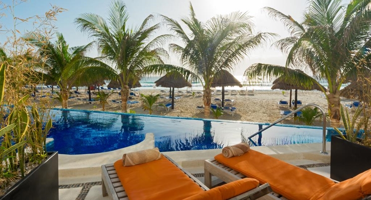 Flamingo Cancun Resort