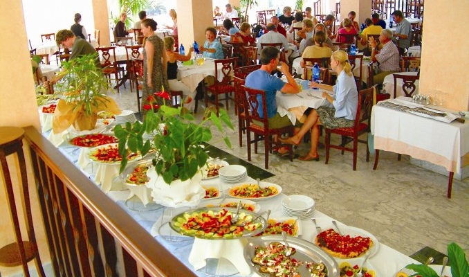 Club Hotel Malaspina - Bosa Marina, Buffet