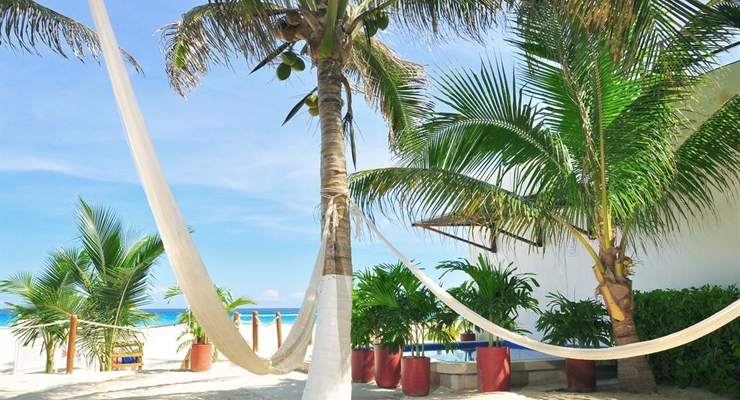 Flamingo Cancun Resort
