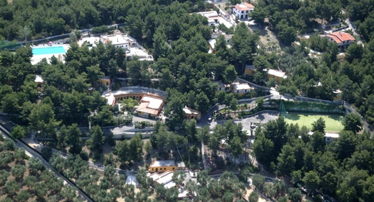 Villaggio Elisena - Vieste, Sfondo