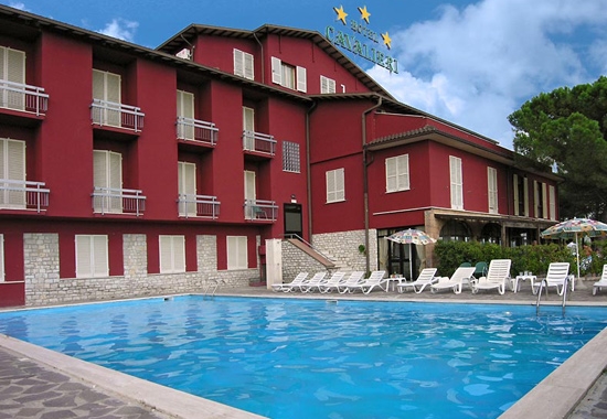 Hotel Cavalieri - Passignano sul Trasimeno, Struttura