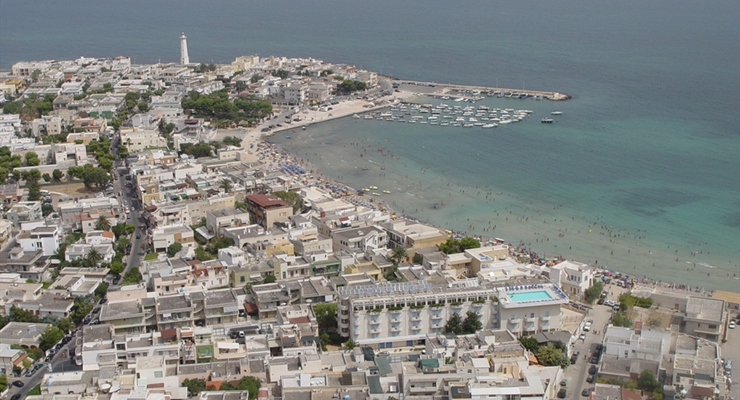 Eden Beach Club - Torre Canne, Sfondo struttura