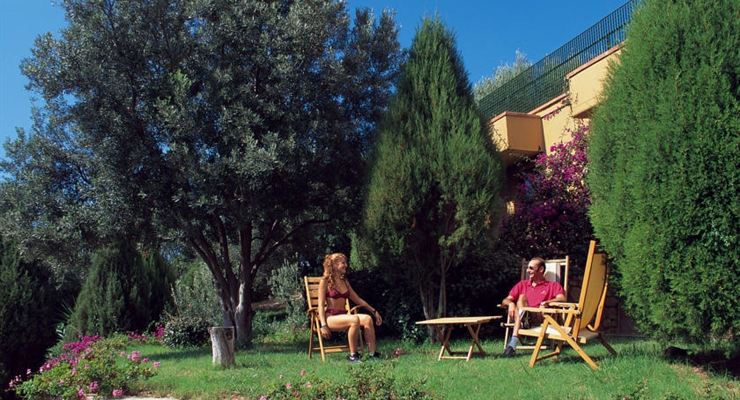 Hotel Baia delle Ginestre - Teulada, Giardino