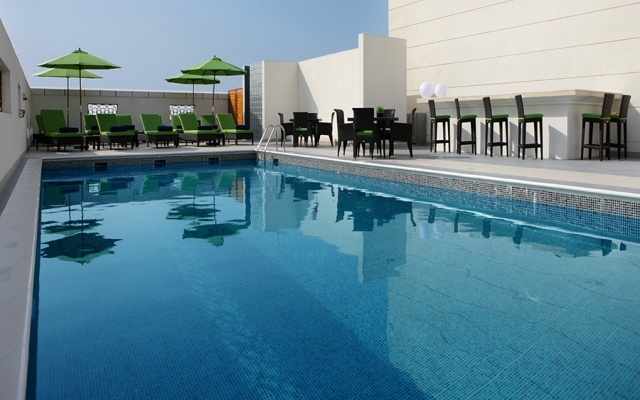 Hotel Cosmopolitan - Dubai, Piscina
