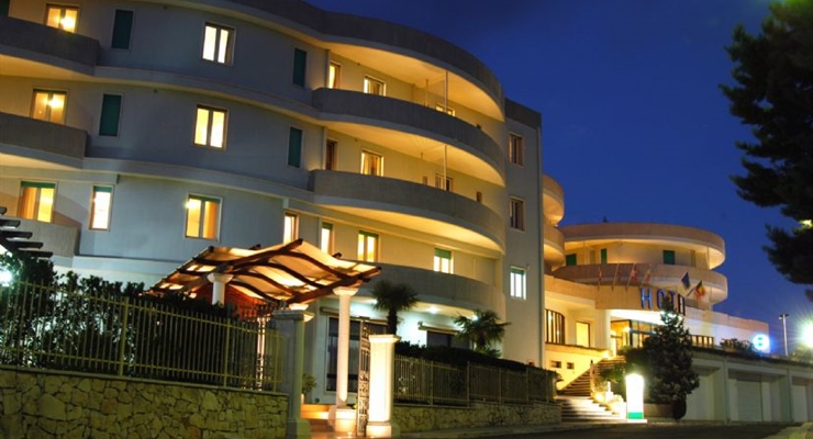 Hotel Lo Smeraldo - Cisternino, Struttura
