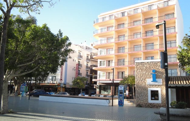 The Red Hotel - Ibiza, Struttura