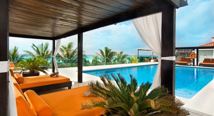 Flamingo Cancun Resort