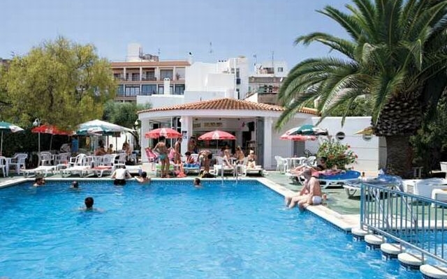 The Red Hotel - Ibiza, Piscina