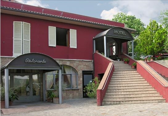 Hotel Cavalieri - Passignano sul Trasimeno, Ingresso