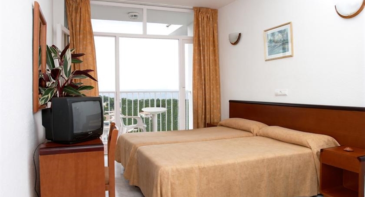 HSM Reina Isabel - El Arenal, Camere