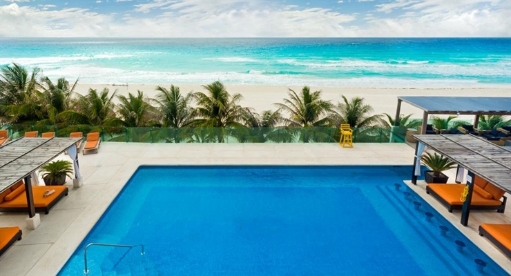Flamingo Cancun Resort